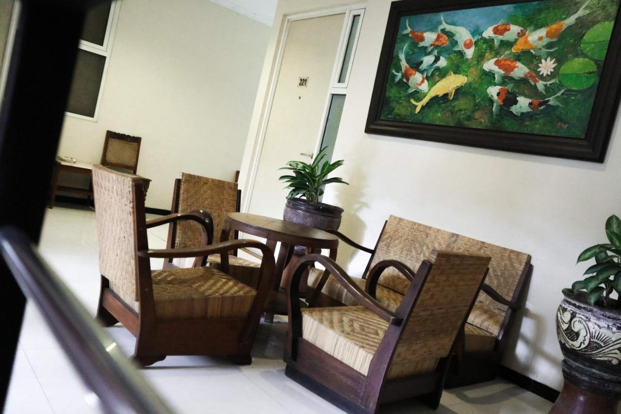 Helios Hotel Malang Extérieur photo