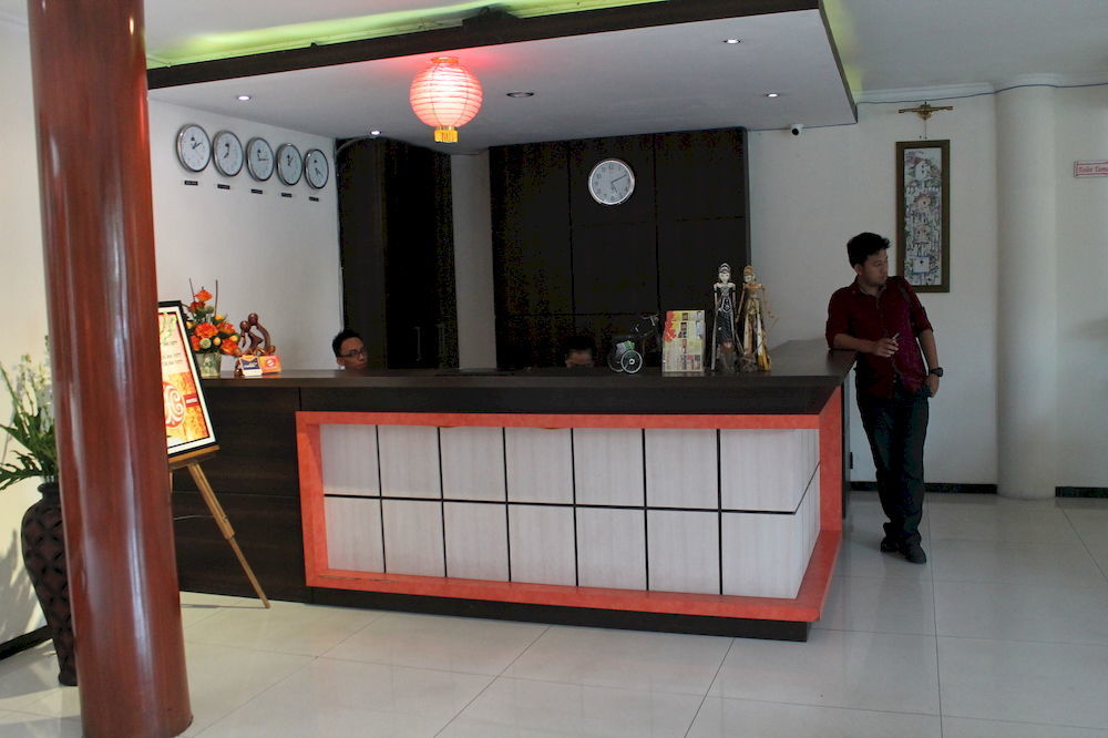 Helios Hotel Malang Extérieur photo