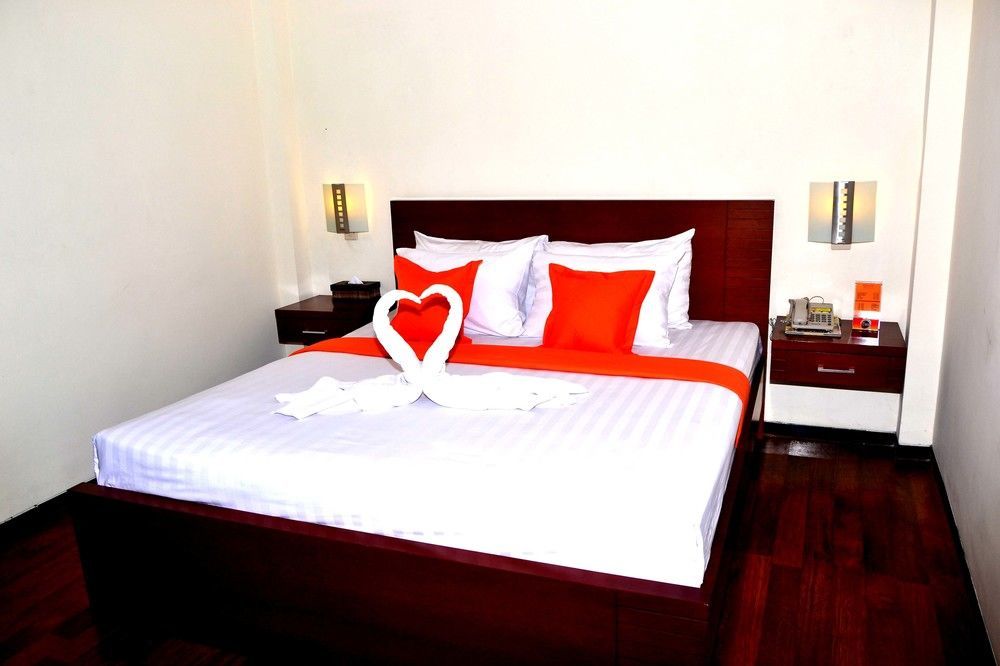 Helios Hotel Malang Extérieur photo