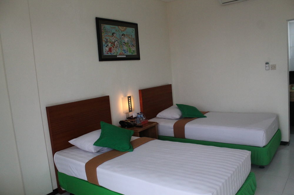 Helios Hotel Malang Extérieur photo